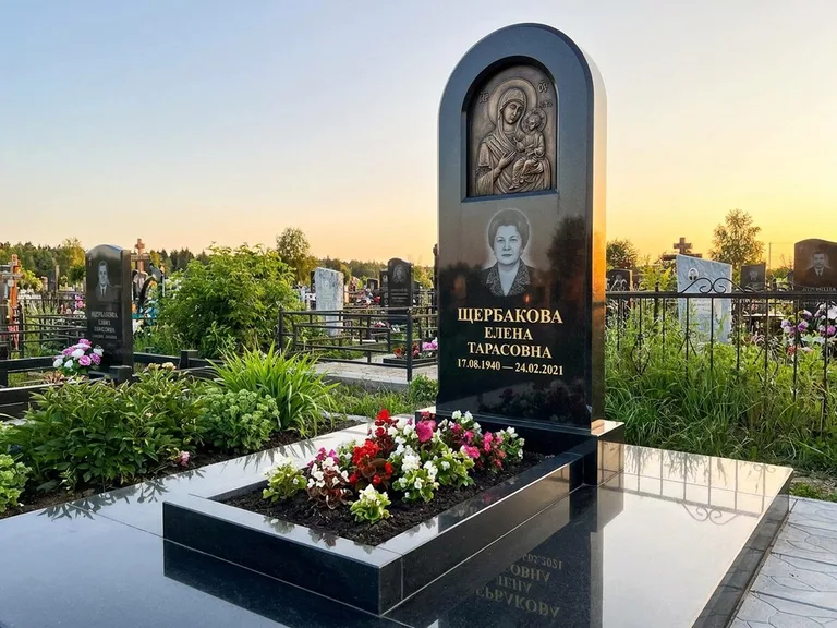 Памятник с барельефом — выполненная работа 35 в Рязани