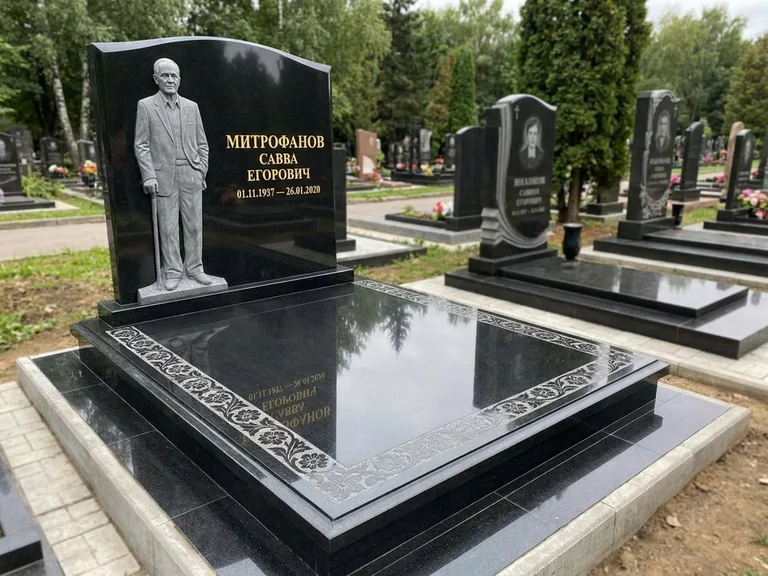 Памятник с барельефом — выполненная работа 48 в Рязани