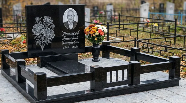 Памятник с гравировкой пионов — выполненная работа «Денисов» в Рязани