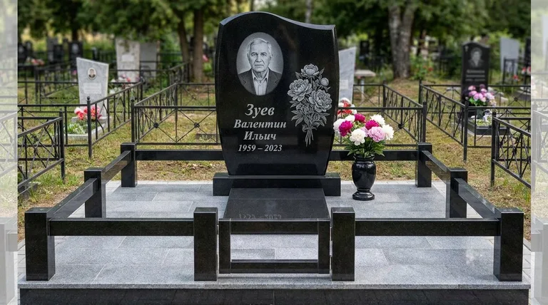 Памятник с гравировкой пионов — выполненная работа «Зуев» в Рязани