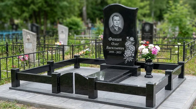 Памятник с гравировкой пионов — выполненная работа «Фомин» в Рязани