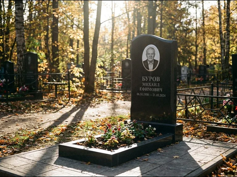 Овальный керамический портрет — установленная работа в Рязани
