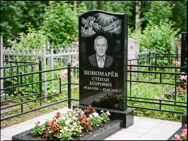 Памятник с гравировкой ангела — гравировка ангела-хранителя сбоку от портрета, работа «Лобанова» в Рязани
