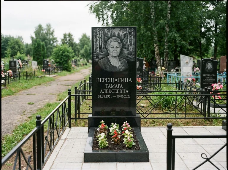 Памятник с гравировкой берёзы — гравировка берёзовой рощи в глубину, работа «Верещагина» в Рязани