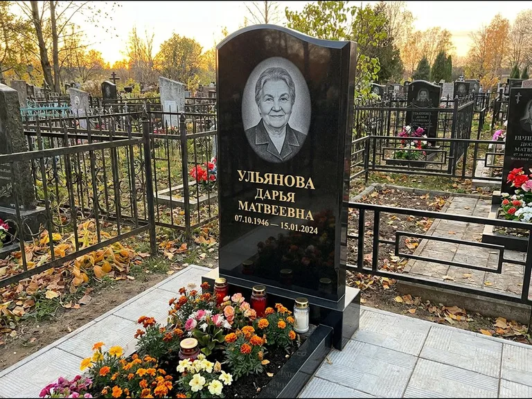 Гравировка портрета на чёрном граните — выполненная работа 12 в Рязани