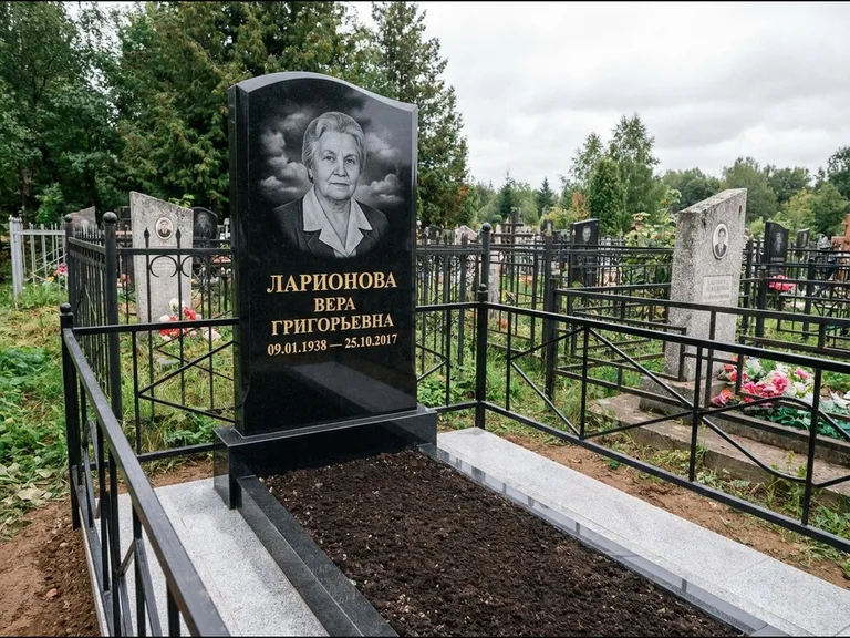 Гравировка портрета на чёрном граните — выполненная работа 16 в Рязани