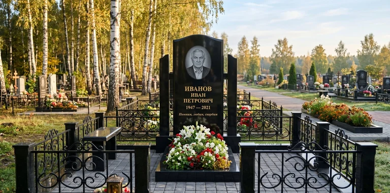 Установка памятника на могилу под ключ в Рязани — гранитный мемориальный комплекс, ограда, плитка, благоустройство