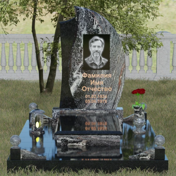 Стела — лепесток с фактурной вставкой, гранит амфиболит, вид 2, в Якутске