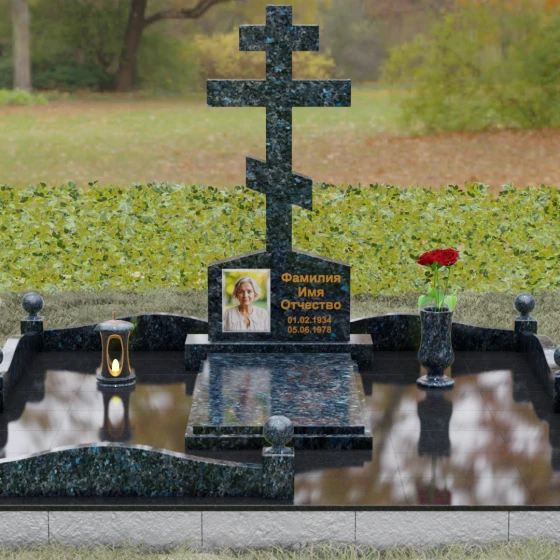Мемориальный комплекс с восьмиконечным крестом, гранит Блю Перл, вид 2, в Якутске