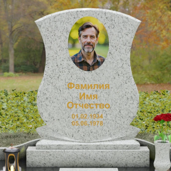 Гранитное надгробие с фигурными столбиками и мощением, гранит Мансуровский, в Якутске