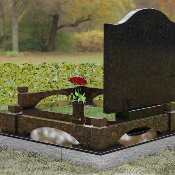 Комбинированный горизонтальный памятник в Туле, гранит Дымовский, вид 3