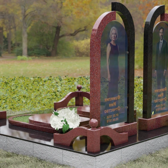 Вертикальный Светский памятник со стеклом для двоих во Владивостоке, гранит Лезниковский, вид 3