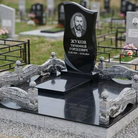 Гранитный памятник